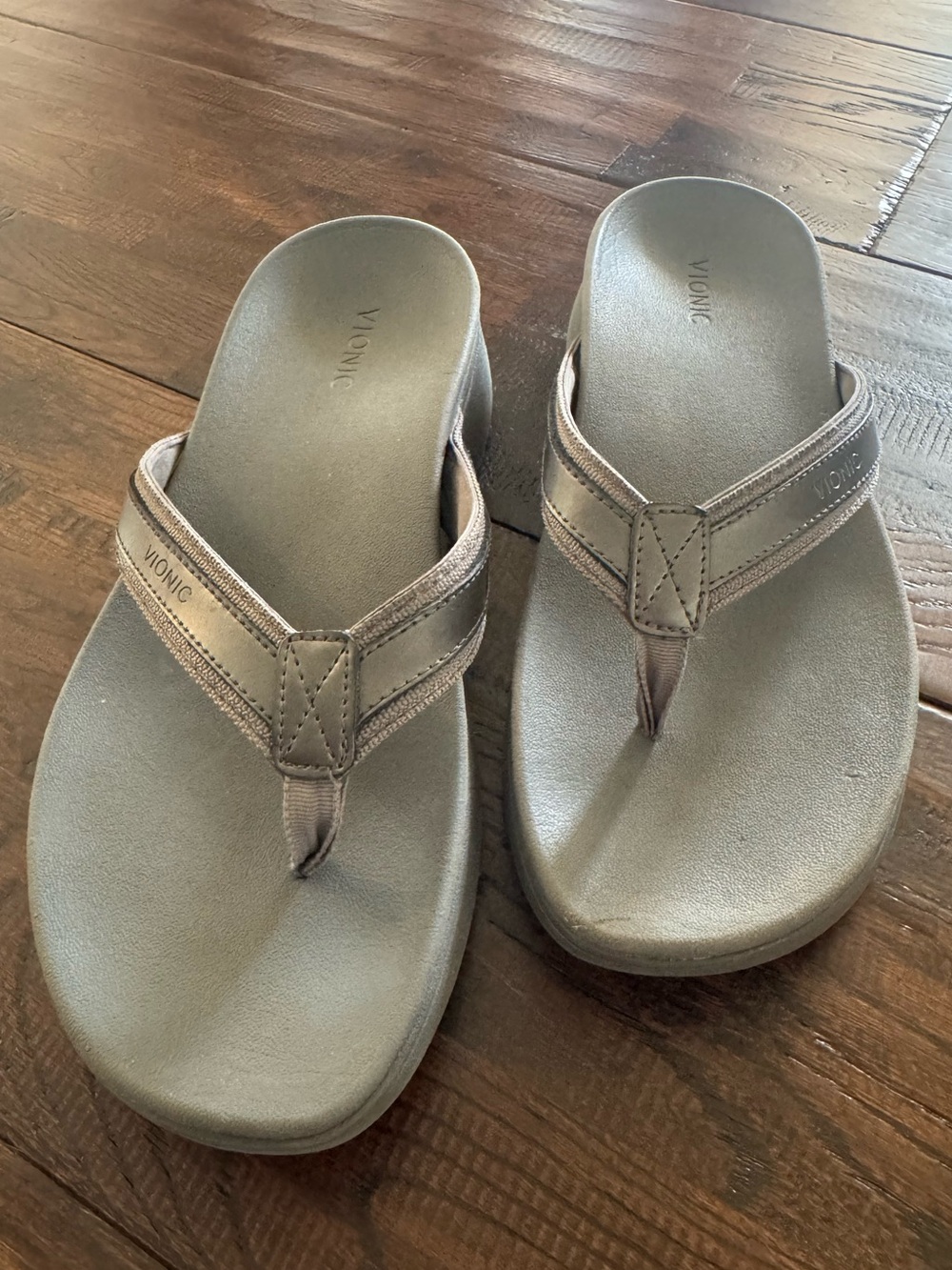 Vionic Women’s Silver Gray Orthotic Thong Platform Sandals Size 9.5